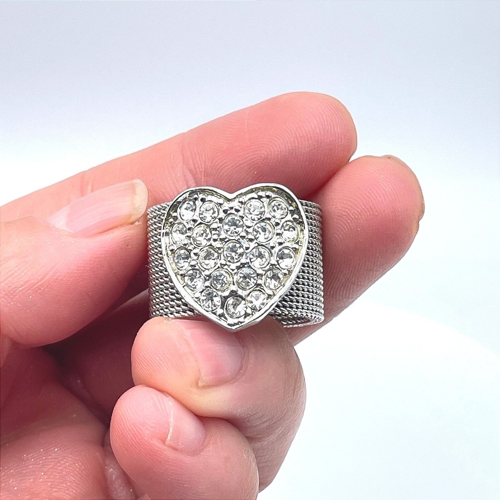 Silver-Tone Mesh Style Pave Rhinestone Heart-Shaped Top Class Band Cocktail Ring - Picture 2 of 8